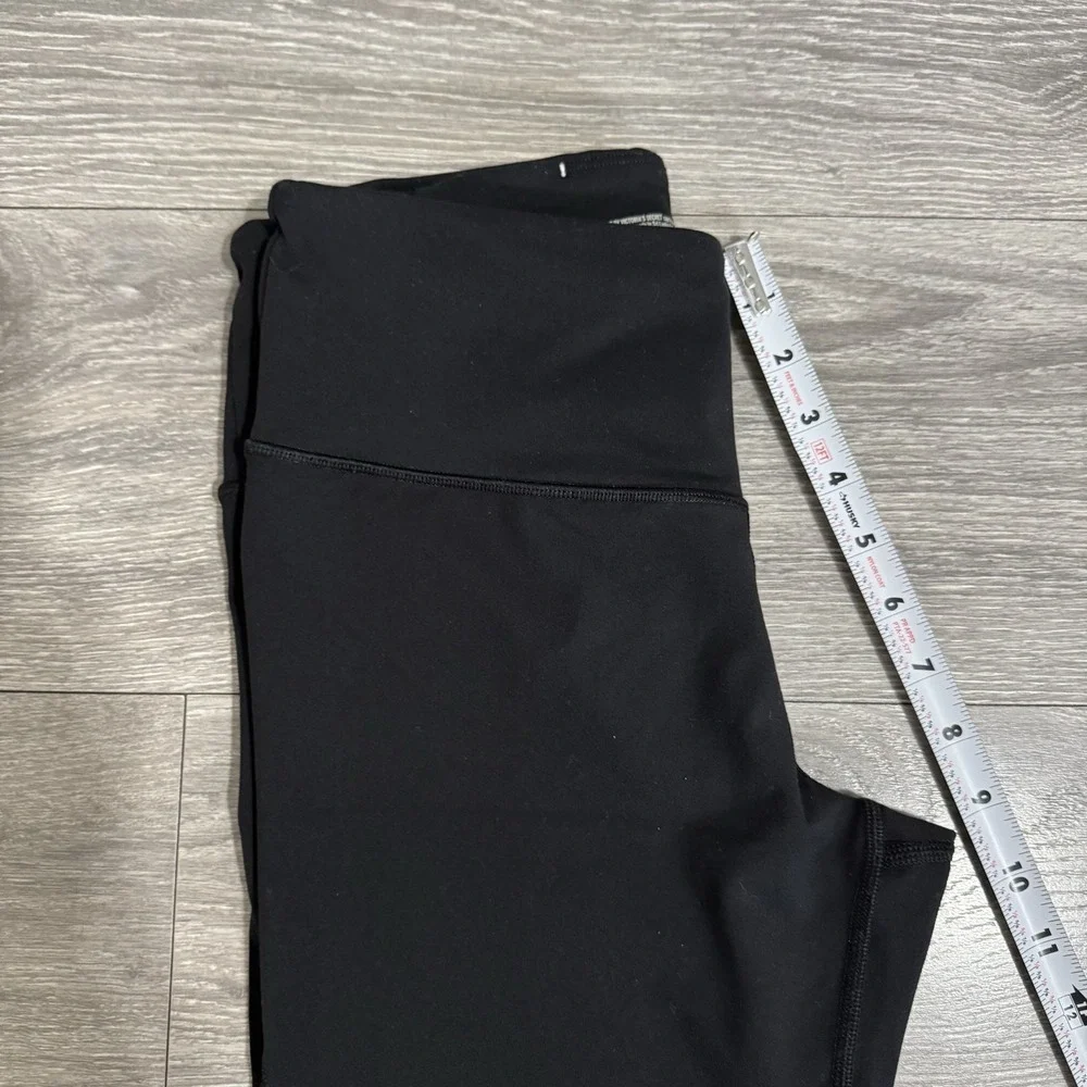 Victoria Sport Knockout By Victoria's Secret Black‎ Mesh Capri  Leggings Size M